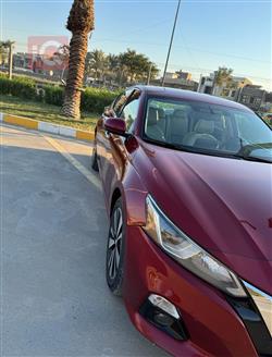 نيسان ألتيما